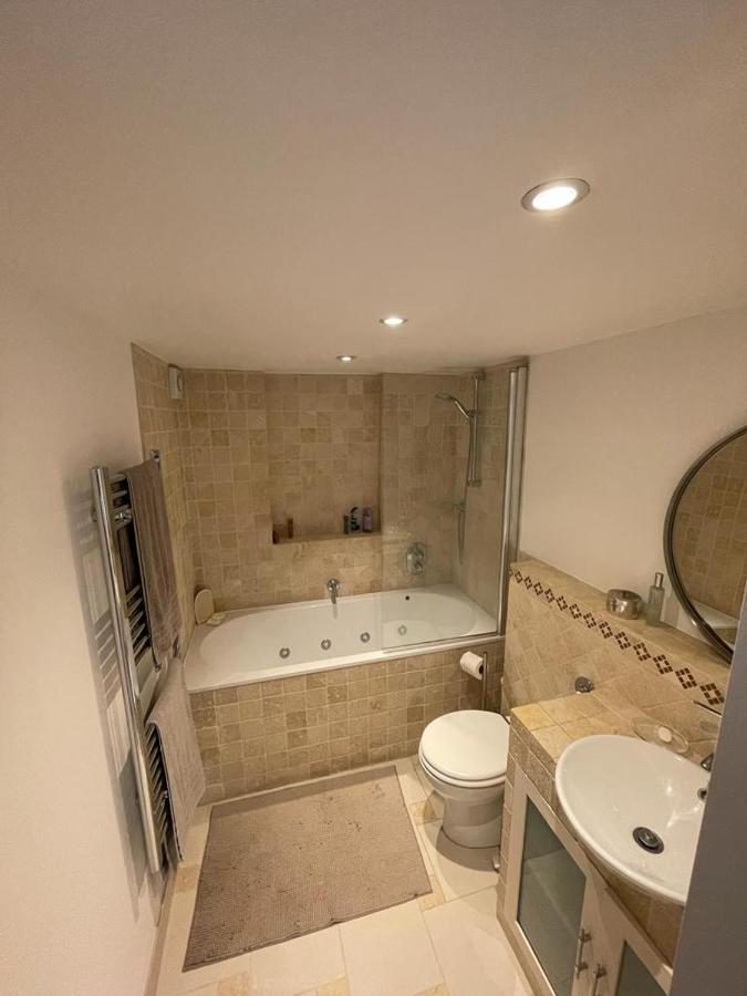 Spacious Holiday Home! Londres Exterior foto