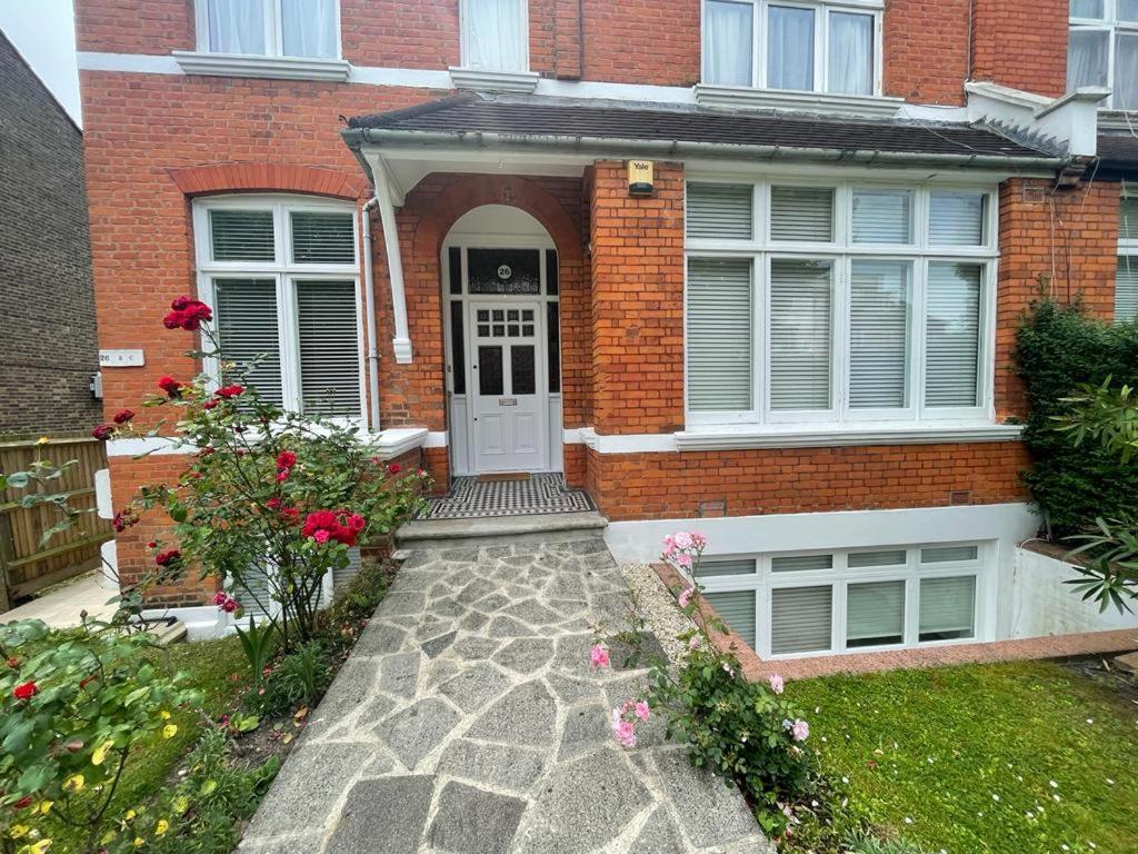 Spacious Holiday Home! Londres Exterior foto