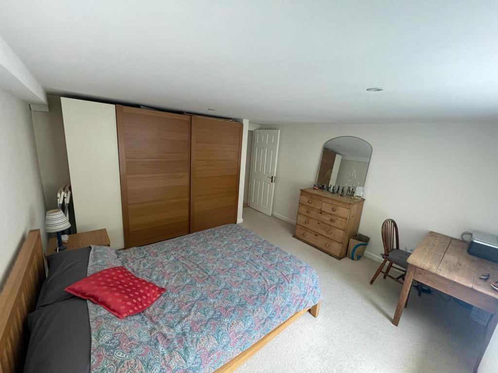 Spacious Holiday Home! Londres Exterior foto