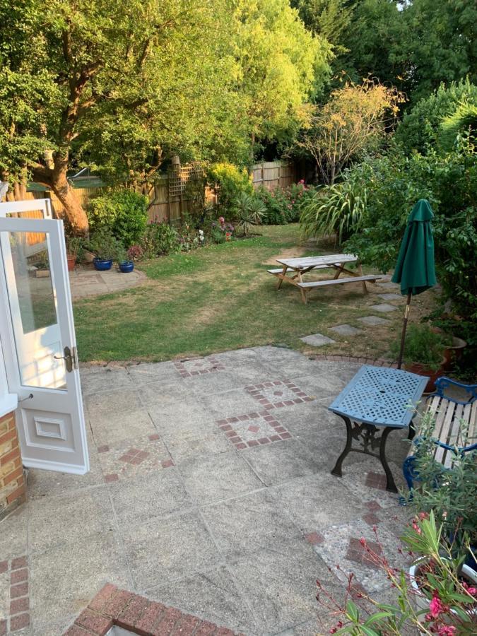Spacious Holiday Home! Londres Exterior foto